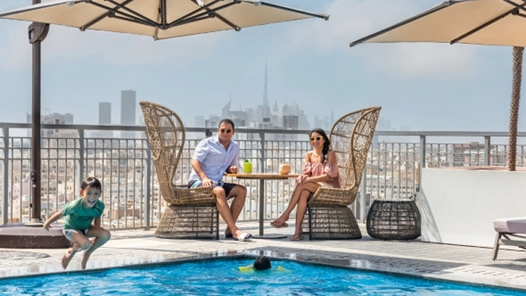Aqua Rooftop Pool Bar, Novotel Dubai Gold District